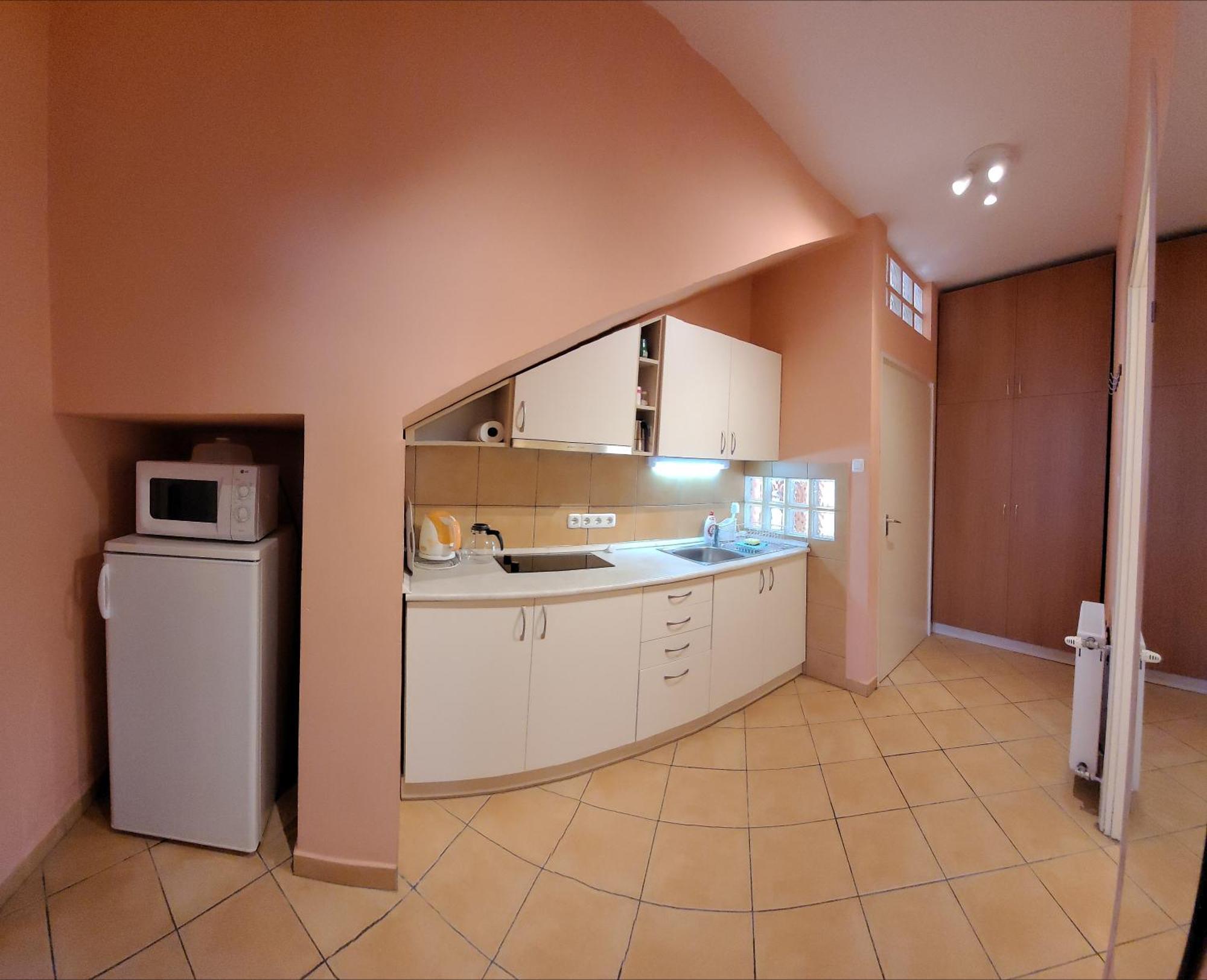 Frank Apartmanhaz Apartment บาลาตงโบกลาร์ ภายนอก รูปภาพ