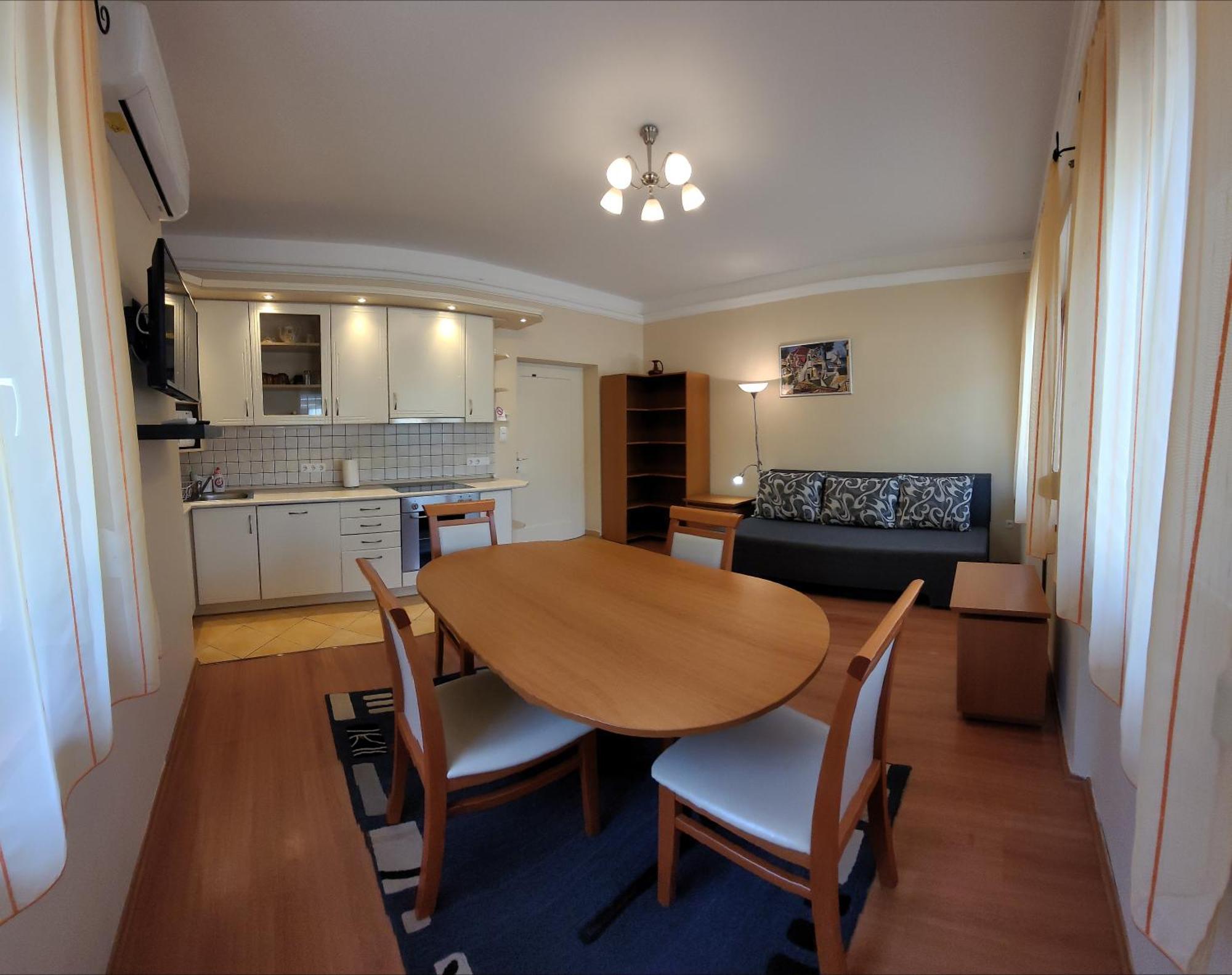 Frank Apartmanhaz Apartment บาลาตงโบกลาร์ ภายนอก รูปภาพ